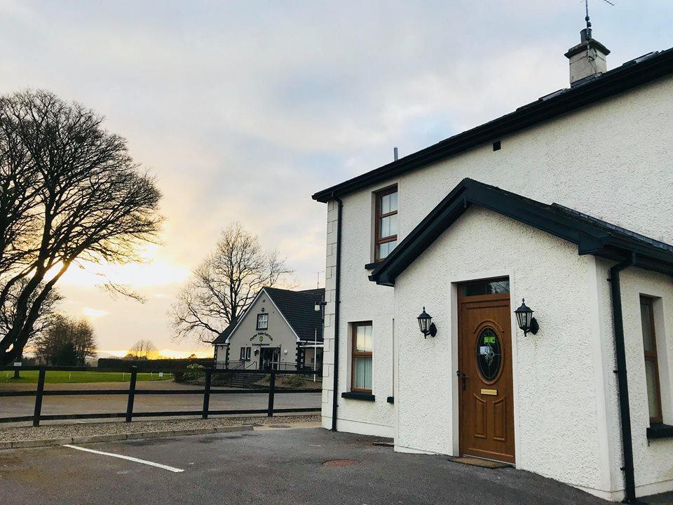 Clogher Valley Golf Club ファイブマイルタウン エクステリア 写真